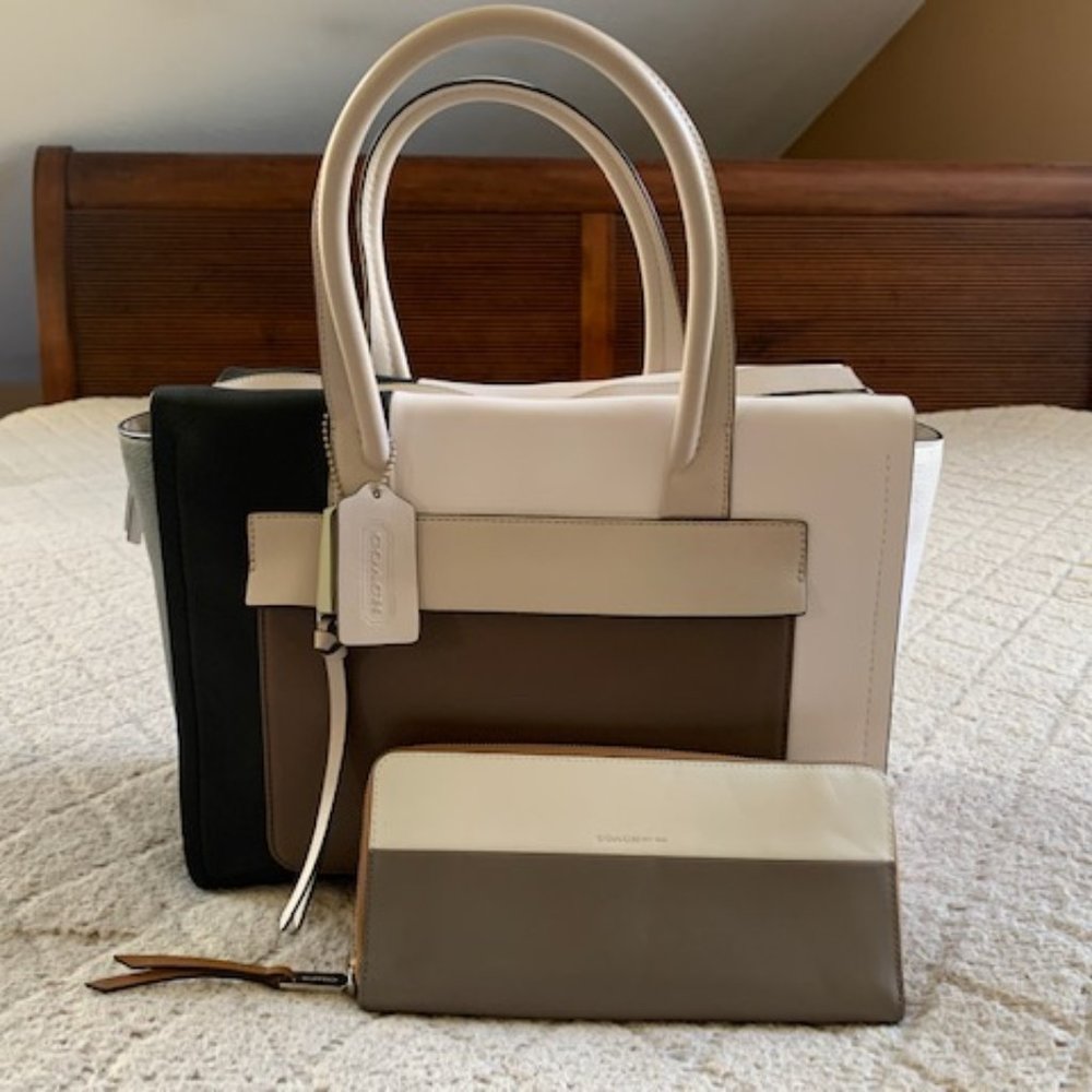 Women's Coach Leather Satchel Handbag & Matching Wallet